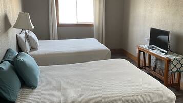 4 bedrooms, WiFi, bed sheets