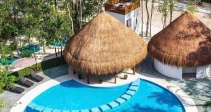 Beautiful house situated between the jungle and the sea- Pool/Bikes