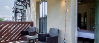 Colorful & Quirky 2-BR Loft w/Private Deck | MICA, JH & UMMC