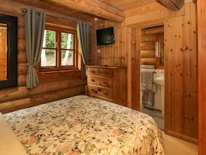 Cottage | Interior - Brynallt Country Park (Ellesmere)