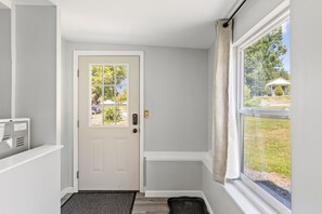Interior - Rustic Mountain Home w Theater Room & Fire Pit, Minutes to SVU, W&L, & VMI (Buena Vista)