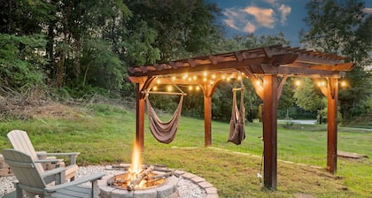 Rustic Mountain Home w Theater Room & Fire Pit, Minutes to SVU, W&L, & VMI