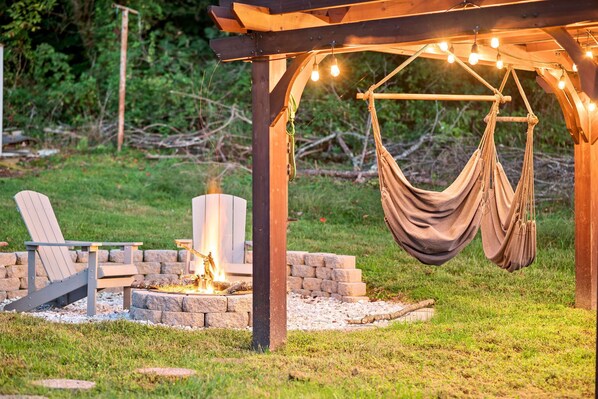 Property grounds - Rustic Mountain Home w Theater Room & Fire Pit, Minutes to SVU, W&L, & VMI (Buena Vista)