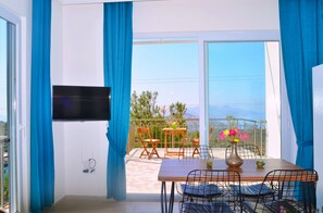 Monolocale Deluxe, 1 letto queen con divano letto, lanai, vista mare | Vista dalla camera