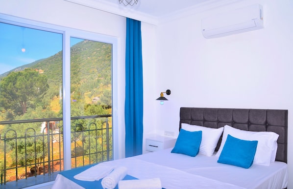 Family Apartment, 2 Bedrooms, Balcony, Sea View