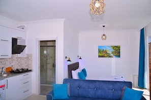 Deluxe Studio, 1 Queen Bed with Sofa bed, Lanai, Sea View