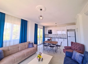 Deluxe Studio, 1 Queen Bed with Sofa bed, Lanai, Sea View