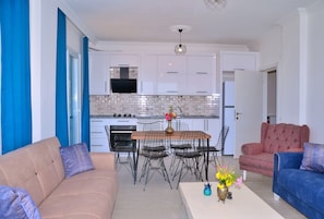 Family Apartment, 2 Bedrooms, Balcony, Sea View | Living area