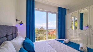 Apartamento família, 2 quartos, sacada, vista para o mar