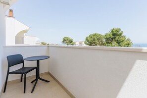 Property grounds - APULIABLUE b&b near Bari airport KarolWojtyla Polignano Bitonto Giovinazzo (bari)