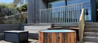Heart of Salcombe  | Views  | Sauna | Hot Tub