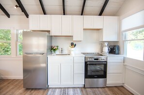 客房 | 私人廚房 | 微波爐、爐台、咖啡機/沖茶器