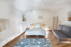 1 bedroom, iron/ironing board, bed sheets