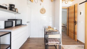 Kaffetrakter/tekoker, mikrobølgeovn, ovn og kokeplater