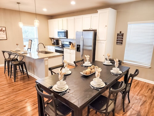 Canyon Lake Oasis! 3 MIN to Boat Ramp Pet Friendly