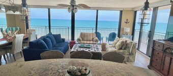 Corner Oceanfront Penthouse Spectacular Views