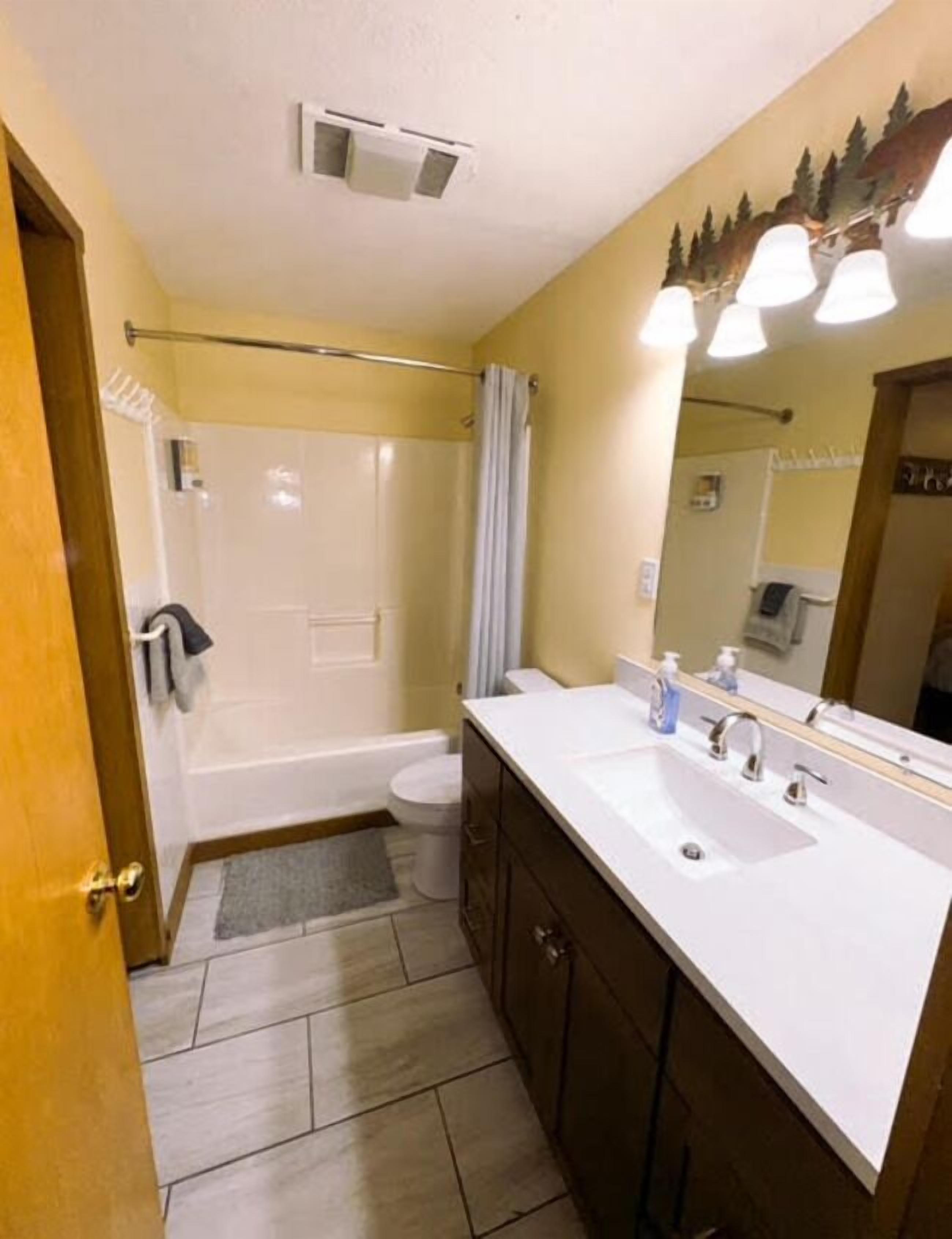 Signature Cottage, 2 Bedrooms | Bathroom | Designer toiletries, hair dryer, towels, soap