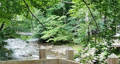 Cozy Creek Cottages