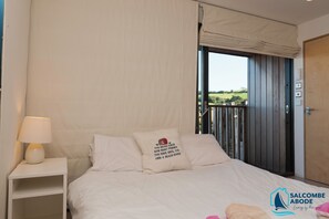3 chambres, fer et planche à repasser, Wi-Fi gratuit, draps fournis