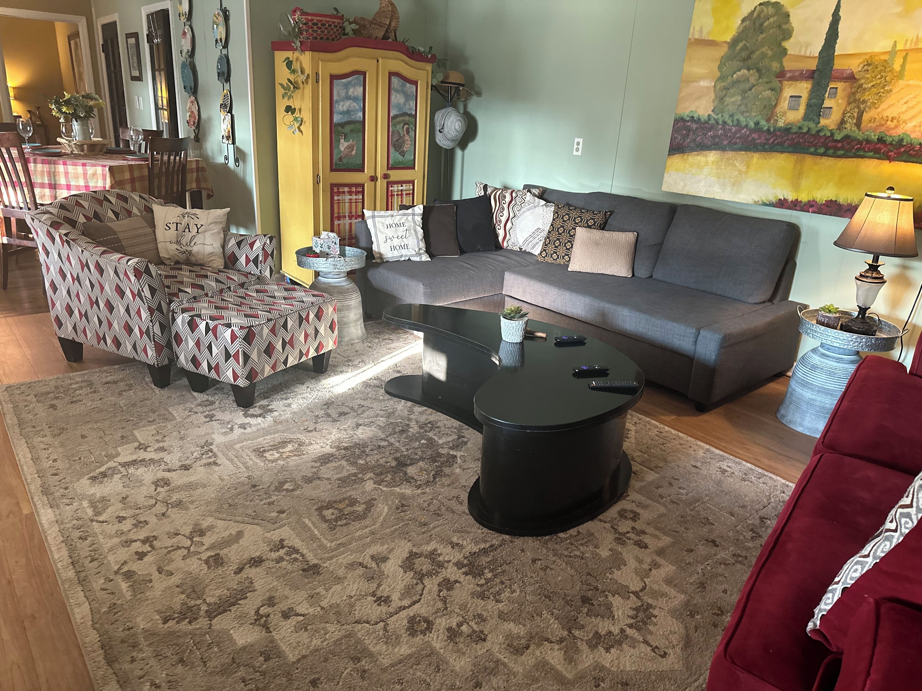 Smart TV, libros y impresora 