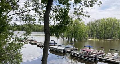 Marina getaway located on the back sloughs of the mighty Mississippi.