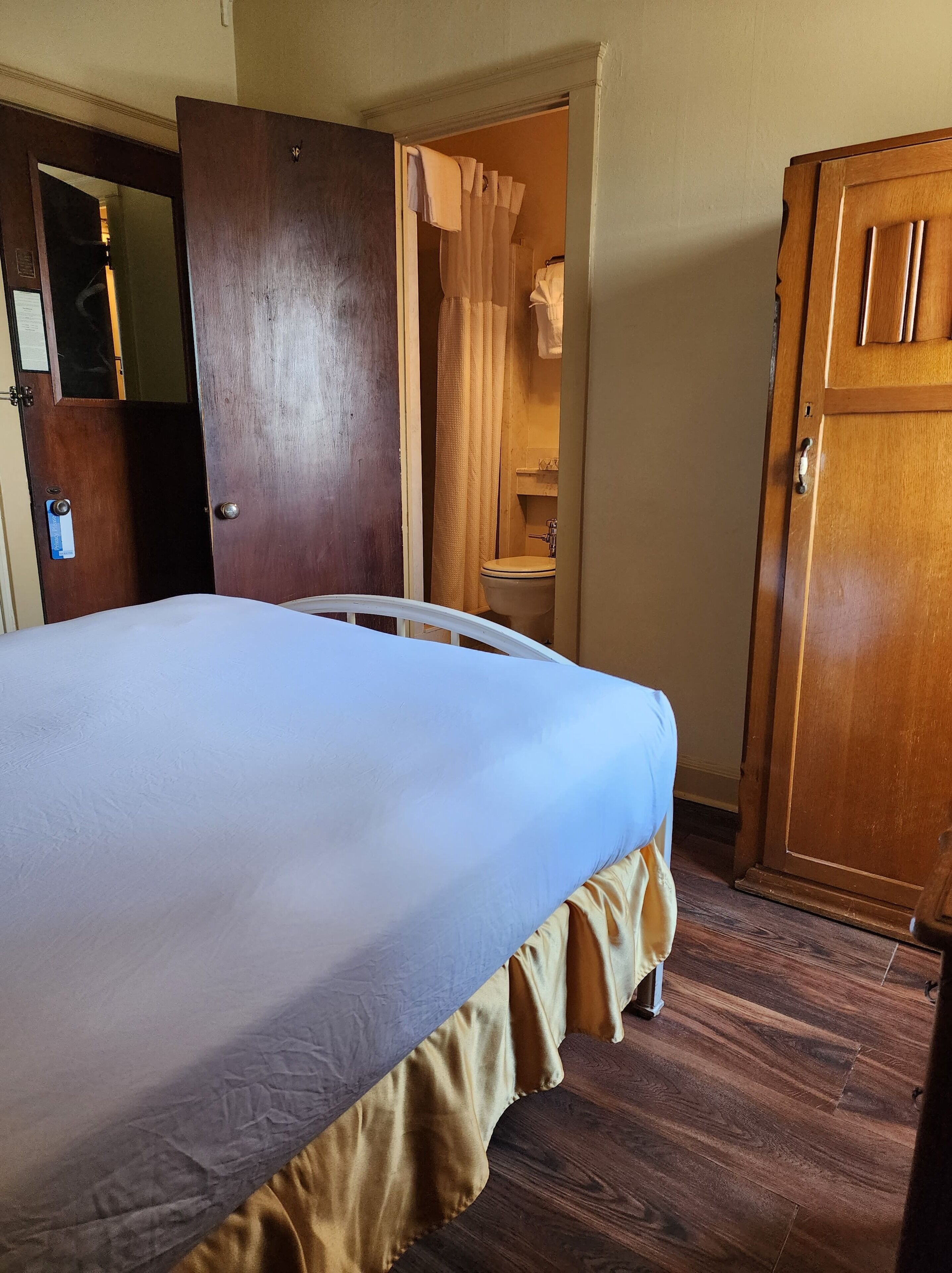 single room, 1 double bed | hypo-allergenic bedding, individually furnished, blackout curtains