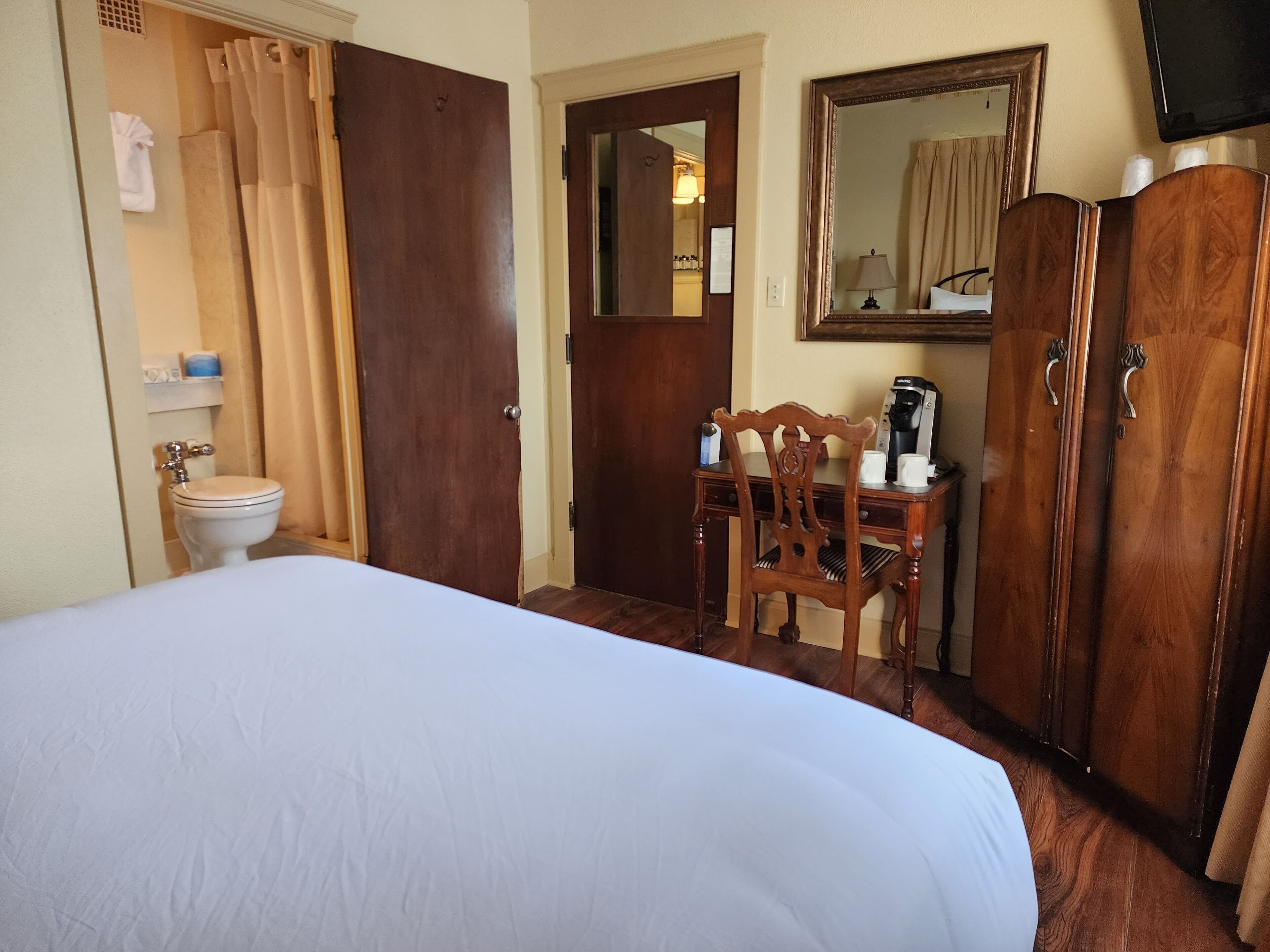 room, 1 queen bed | hypo-allergenic bedding, individually furnished, blackout curtains