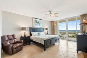 4 Schlafzimmer, Bügeleisen/Bügelbrett, Bettwäsche
