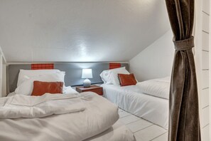 4 soverom, wi-fi (inkludert) og sengetøy