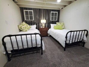 4 quartos, Wi-Fi de cortesia, roupa de cama