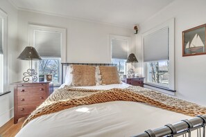 4 bedrooms, free WiFi, bed sheets