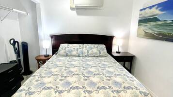 2 bedrooms, desk, travel crib, free WiFi