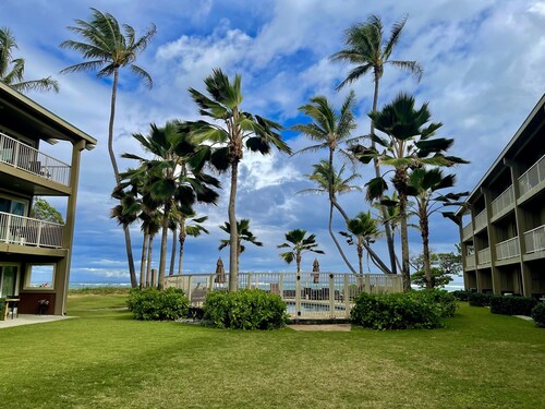 A Gorgeous Oceanfront Condo! 2BR