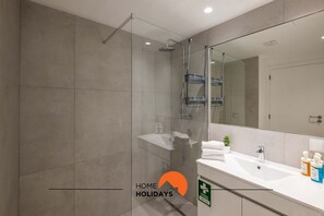 Shower, hair dryer, soap, shampoo - #087 T1 Vale Mangude 308 by Home Holidays (Albufeira)