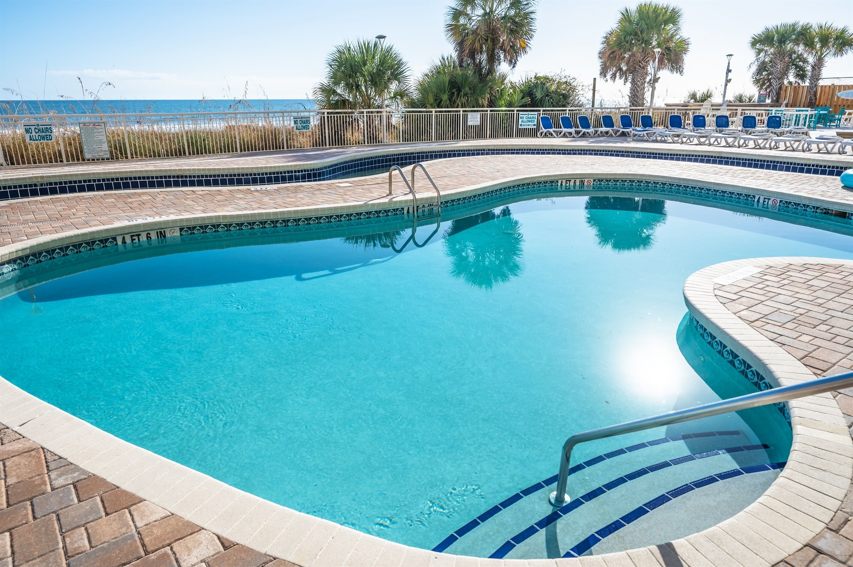 屋内プール、温水プール