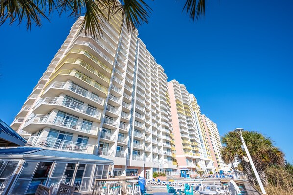 Exterior - Wonderful Condo Barefoot Landing with beach access (North Myrtle Beach)