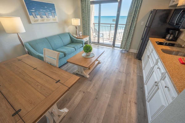 Direct Oceanfront, Beautifully Decorated