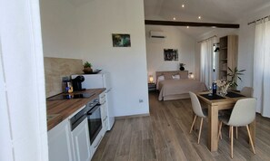 Fridge, oven, stovetop, dishwasher - Villa Žurnata - Three Bedroom Villa with pool (Bogomolje)