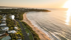 Beach - Aqua Shores Apartment (Mollymook Beach)