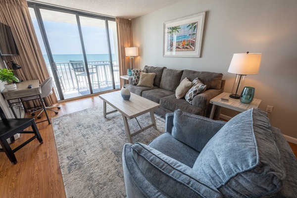 Direct Oceanfront, Beautifully Decorated
