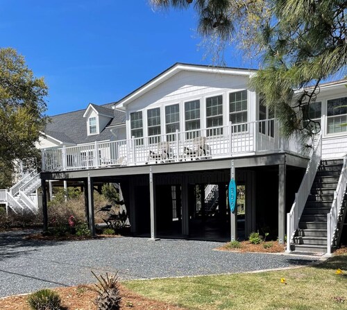 Peaches Folly, Steps to the Beach, Pet Friendly