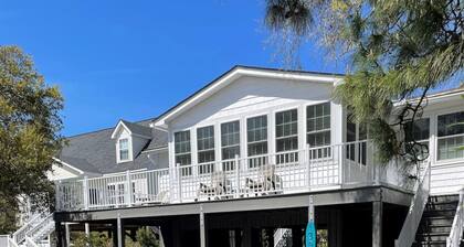 Peaches Folly, Steps to the Beach, Pet Friendly