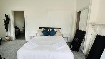 2 bedrooms, desk, free WiFi, bed sheets