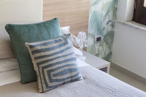 1 chambre, fer et planche à repasser, Wi-Fi gratuit, draps fournis