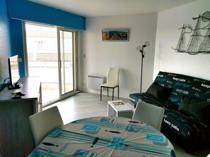 TV - The Blue Lagoon - Heated pool from June to September (Les Sables-d´Olonne)