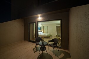 Deluxe Room | Individually furnished, desk, free WiFi, bed sheets