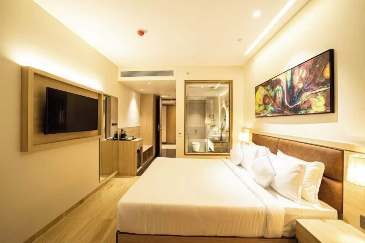 Individually furnished, desk, free WiFi, bed sheets