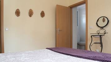 2 Schlafzimmer, Schreibtisch, Bügeleisen/Bügelbrett, kostenloses WLAN