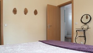 2 Schlafzimmer, Schreibtisch, Bügeleisen/Bügelbrett, kostenloses WLAN