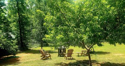 Sumerduck Farmhouse style RV * firepit * countryside